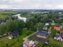Müüa avara ja valgusküllase projektiga paarismajaboks rahulikus piirkonnas - Ihastes

Paarismaja 