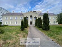 Hea ruumilahendusega kahest ruumist koosnev büroopind maja viimasel korrusel