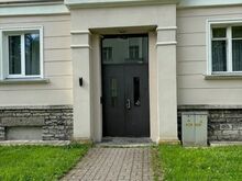 Kõrgete lagedega 2-toaline.