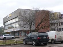 Üürile anda büroopinnaks sobiv äripind, mis koosneb kolmest ruumist