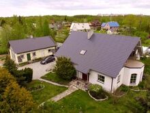 Müüa avar kahekorruseline maja