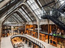 Büroopind ajaloolises Lutheri Masinasaalis
