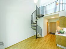 UUS JA STIILNE KORTER, UHIUUES KORTERMAJAS VILJANDI KESKLINNAS!