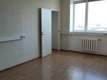 Üürile anda kahest toast (tagumine tuba on väike) büroopind