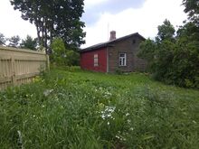 Kesklinna piiril asuv, rahulikus piirkonnas kinnistu