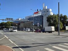 Esinduslik tänavatasandi äripind