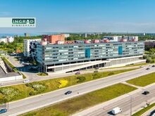 Kõrged laed (5m), panoraamaknad ja garaaž