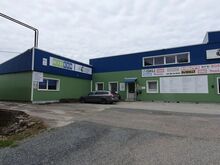 1 korrus 514,5 m2 ja 2 korrus 310 m2, teisele korrusele viib kaubalift ja trepp