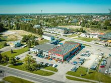 Viljandis peatänava ääres,  äripind