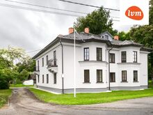 Heas korras korter täielikult renoveeritud elamus.