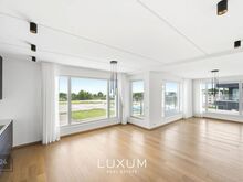 Merevaate ja privaatse katuseterrassiga penthouse