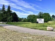 VALGUSKÜLLANE KINNISTU LAULASMAA KESKUSES!