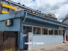 Müüa kasutusel ärihoone, mille ehitusalune pind on 110 m2, kogu piiratud kinnistu pind on 303 m2