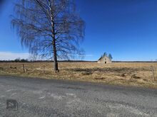 Pakkumisel on maatulundusmaa kinnistu, mille kõlvikus on põllumaad 22,9 ha ja looduslikku rohumaad