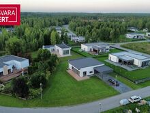 Funktsionaalneja  päikeseline A klassi maja hea asukohaga.
