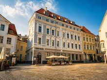 Ainult kaheksa residentsi / Ainult üks Kinga 1