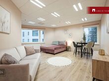 Müüki on tulnud 3- toaline korter (tegu mitteeluruumiga), mida saab kasutada büroona kui ka korte