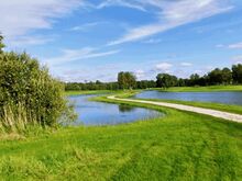 Järvega piirnev ülieksklusiivne kinnistu.
