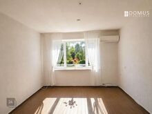 Halliste aleviku südames osaliselt renoveeritud 2-toaline korter