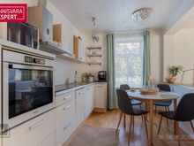 Avar renoveeritud kodu privaatse aia ja terrassiga Pärnus