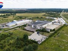 Asfalteeritud, lihtsalt ligipääsetav väliala.