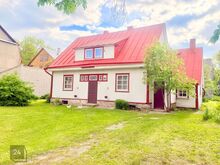 Üürile anda ajalooline puitmaja Tallinna kesklinnas Uue Maailma piirkonnas