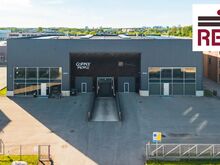 Laadimine nii maaga tasapinnalt kui sillalt. Ladu 451 m2; büroo 134 m2