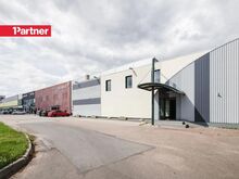 Müüme kaubandus-teenindus hoone Kadaka teel.
