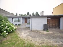 Väike kena kivimaja ootab uusi elanikke.