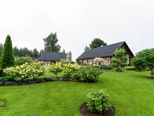 Müüa kaunis maakodu linna lähedal!