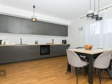 Privaatne terrass, 2 parkimiskohta, suur panipaik!