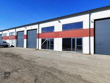 Tootmis-laoruumid Pärnu linna piiril teada-tuntud Mauri tehnokülas