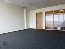 Üürile anda 31,9m2 suurune büroo, V-Paala 1