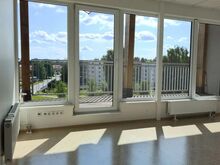ÜÜRIPIND

Üüripind suurusega 94