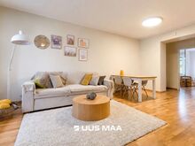 3-toaline perekorter suure rohelise hooviga galeriimajas