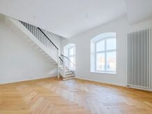 Parkimiskoht hinnas! LÄBI KAHE KORRUSE ELEGANTNE LINNAKODU!
