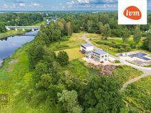 Supluse elurajoon- elamumaa Pärnu jõe ääres.