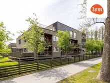 Kaks rõdu, kaks parkimiskohta, läbi maja planeering! Ilus hoov!