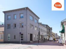 Esimese korruse äripinnad Pärnu ajaloolisel peatänaval