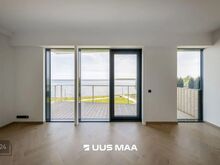 Avar 4-toaline merevaatega kodu mereäärses butiikuusarenduses