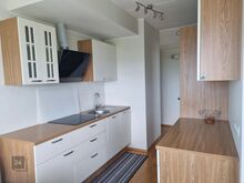Avar korter panoraamse merevaatega!