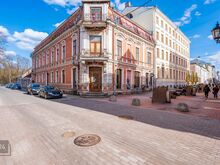 Üürile anda Tartu kaunis vanalinnas Rüütli tänaval asuvad teenindus- ja ka büroopinnaks sobiva