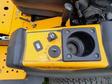 Садовый трактор Cub Cadet Tank SZ
