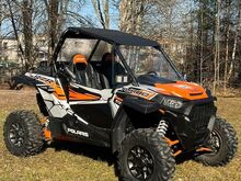 UTV Polaris Rzr 1000 Turbo bagi