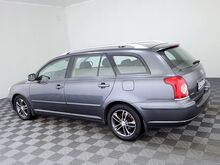 Тойота Авенсис