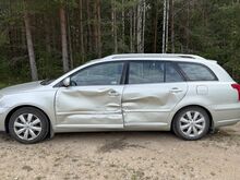 Toyota Avensis avariiline