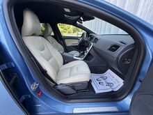 Volvo V60 Plug-In Hybrid AWD 2.4 D6 AWD 158kW