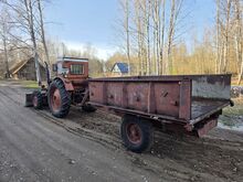 Тракторный самосвальный прицеп