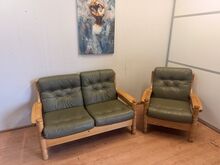 Кожаный диван с креслом