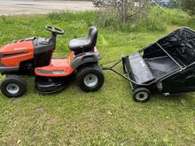 Murutraktor Husqvarna LT151 lehekogujaga